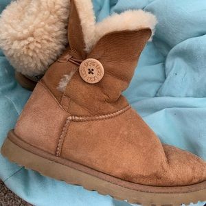 Chestnut Bailey Button UGGS
